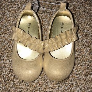 Gold toddler ballerina flats size 6